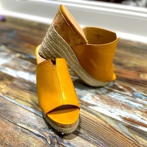 Leather wedge heels Adrienne vittadini. Never worn